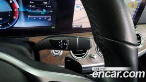Mercedes-Benz E-Class E300 4MATIC Exclusive 2020 года из Южной Кореи