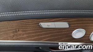 Mercedes-Benz E-Class E300 4MATIC Exclusive 2020 года из Южной Кореи