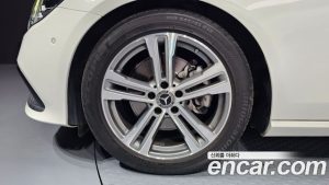 Mercedes-Benz E-Class E250 Avantgarde 2021 года из Южной Кореи