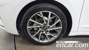 Hyundai AVANTE 1.6 2020 года из Южной Кореи