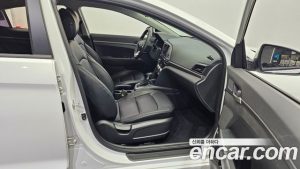Hyundai AVANTE 1.6 2020 года из Южной Кореи