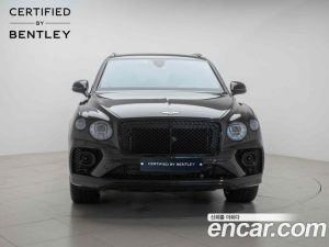 Bentley Bentayga 4.0 V8 Azure 2023 года из Южной Кореи