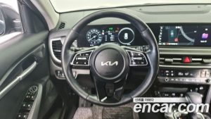 Kia Seltos Бензин 1.6 Turbo 2WD 2023 года из Южной Кореи