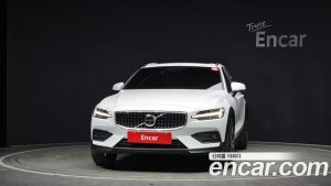Volvo V60 T5 PRO AWD 2020 года из Южной Кореи