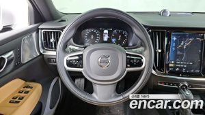 Volvo V60 T5 PRO AWD 2020 года из Южной Кореи