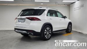 Mercedes-Benz GLE-Class GLE300d 4MATIC 2023 года из Южной Кореи