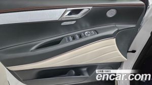 Genesis GV80 2.5T Бензин 4WD 2024 года из Южной Кореи
