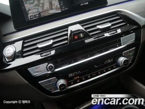 BMW 5-Series 520d Luxury Plus 2020 года из Южной Кореи