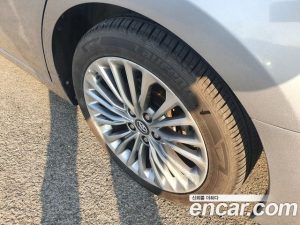 Toyota Avalon 2.5 HYBRID 2019 года из Южной Кореи