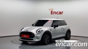 Mini Cooper DEFAULT 2021 года из Южной Кореи