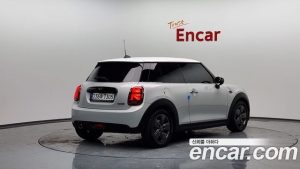 Mini Cooper DEFAULT 2021 года из Южной Кореи