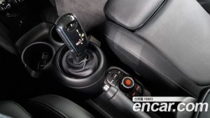 Mini Cooper DEFAULT 2021 года из Южной Кореи