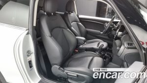 Mini Cooper DEFAULT 2021 года из Южной Кореи
