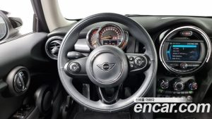Mini Cooper DEFAULT 2021 года из Южной Кореи