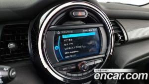 Mini Cooper DEFAULT 2021 года из Южной Кореи