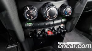 Mini Cooper DEFAULT 2021 года из Южной Кореи