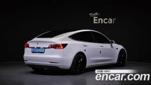 Tesla Model 3 Standard RANGE Plus 2020 года из Южной Кореи
