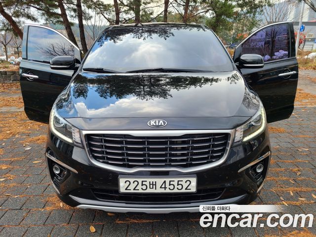 Kia Carnival 9-Seater Prestige 2020 года из Кореи