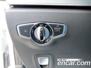 Mercedes-Benz E-Class E350 4MATIC AMG Line Edition 2021 года из Южной Кореи