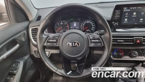 Kia Seltos Дизель 1.6 2WD 2020 года из Южной Кореи