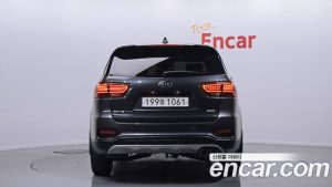 Kia Sorento Дизель 2.0 2WD 2020 года из Южной Кореи