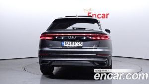 Audi Q8 45 TDI 4WD Premium 2021 года из Южной Кореи