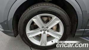Audi Q8 45 TDI 4WD Premium 2021 года из Южной Кореи