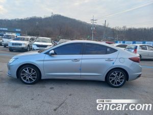 Hyundai AVANTE 1.6 2020 года из Южной Кореи