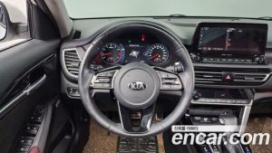 Kia Seltos Бензин 1.6 Turbo 4WD 2020 года из Южной Кореи