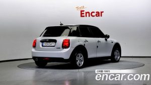 Mini Cooper 5Door DEFAULT 2021 года из Южной Кореи