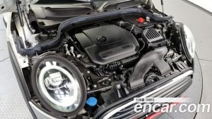 Mini Cooper 5Door DEFAULT 2021 года из Южной Кореи