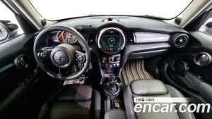 Mini Cooper 5Door DEFAULT 2021 года из Южной Кореи