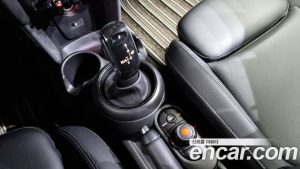 Mini Cooper 5Door DEFAULT 2021 года из Южной Кореи