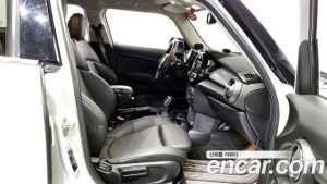 Mini Cooper 5Door DEFAULT 2021 года из Южной Кореи