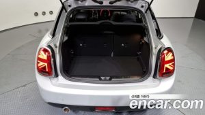 Mini Cooper 5Door DEFAULT 2021 года из Южной Кореи