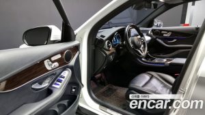 Mercedes-Benz GLC-Class GLC300 4MATIC 2020 года из Южной Кореи