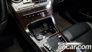 Mercedes-Benz GLC-Class GLC300 4MATIC 2020 года из Южной Кореи