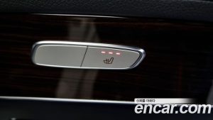Mercedes-Benz GLC-Class GLC300 4MATIC 2020 года из Южной Кореи