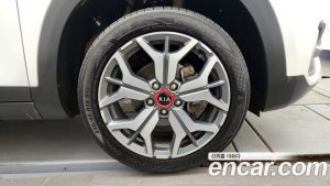Kia Seltos Дизель 1.6 2WD 2022 года из Южной Кореи