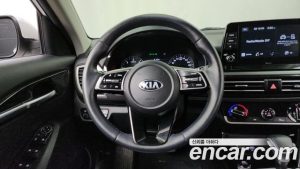 Kia Seltos Дизель 1.6 2WD 2022 года из Южной Кореи