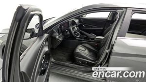 Hyundai AVANTE Inspiration 2021 года из Южной Кореи