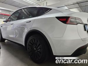Tesla Model Y RWD 2023 года из Южной Кореи