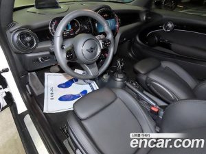 Mini Cooper Convertible CLASSIC COMFORT PACK 2024 года из Южной Кореи