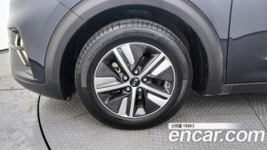 Kia Niro 1.6 HEV 2020 года из Южной Кореи