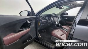 Kia Niro 1.6 HEV 2020 года из Южной Кореи