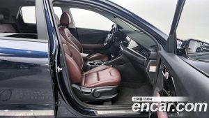 Kia Niro 1.6 HEV 2020 года из Южной Кореи