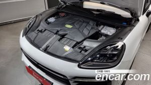 Porsche Cayenne 3.0 Coupe платина Edition 2023 года из Южной Кореи