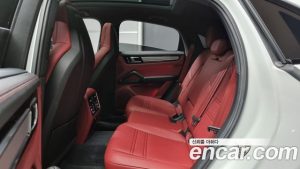 Porsche Cayenne 3.0 Coupe платина Edition 2023 года из Южной Кореи