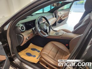 Mercedes-Benz E-Class E220d 4MATIC Exclusive 2021 года из Южной Кореи