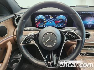 Mercedes-Benz E-Class E220d 4MATIC Exclusive 2021 года из Южной Кореи